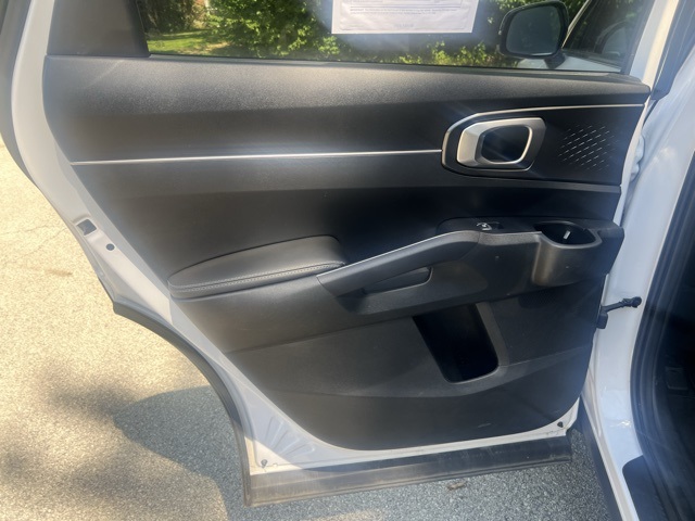 Vehicle image 22 of 31