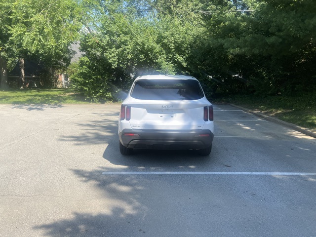 Vehicle image 5 of 31