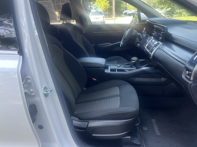 Vehicle image 10 of 31