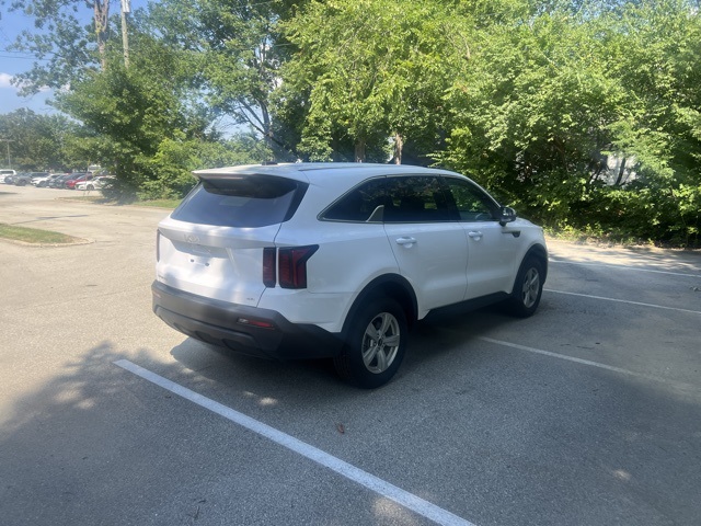 Vehicle image 4 of 31