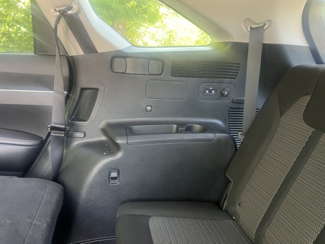 Vehicle image 13 of 31