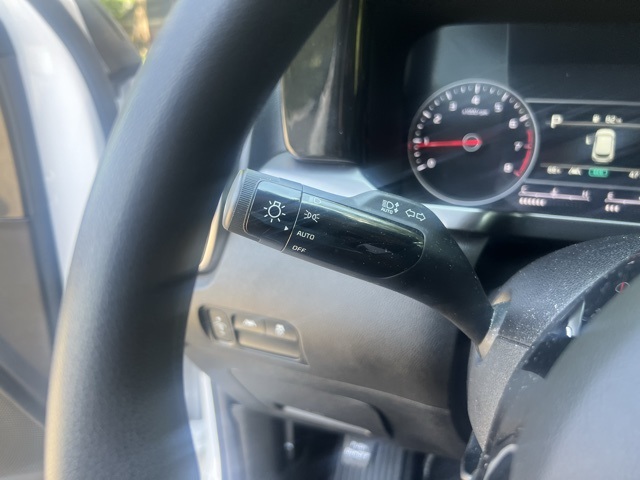 Vehicle image 28 of 31