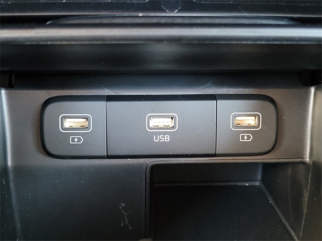 Vehicle image 23 of 27