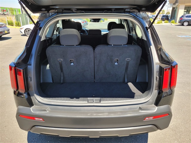 Vehicle image 10 of 27