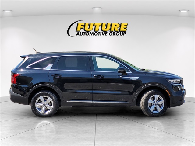Vehicle image 4 of 27
