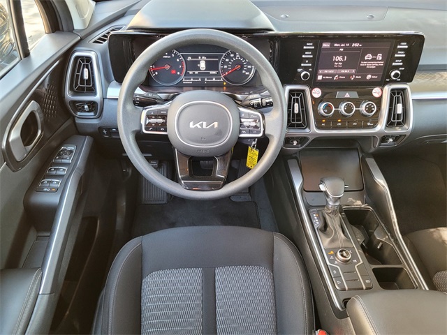 Vehicle image 16 of 27