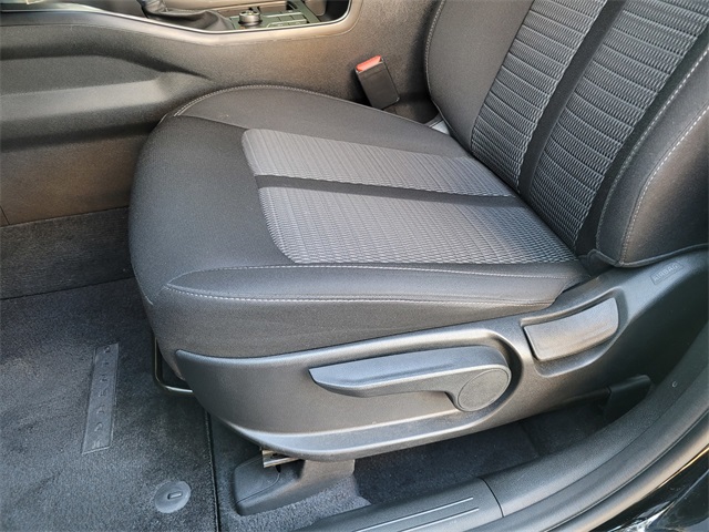Vehicle image 14 of 27
