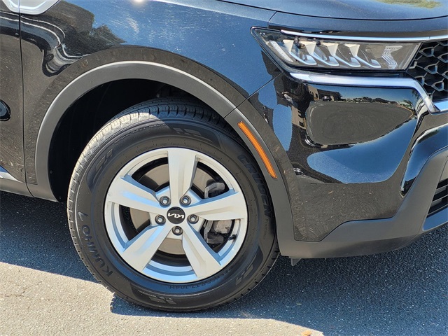 Vehicle image 9 of 27