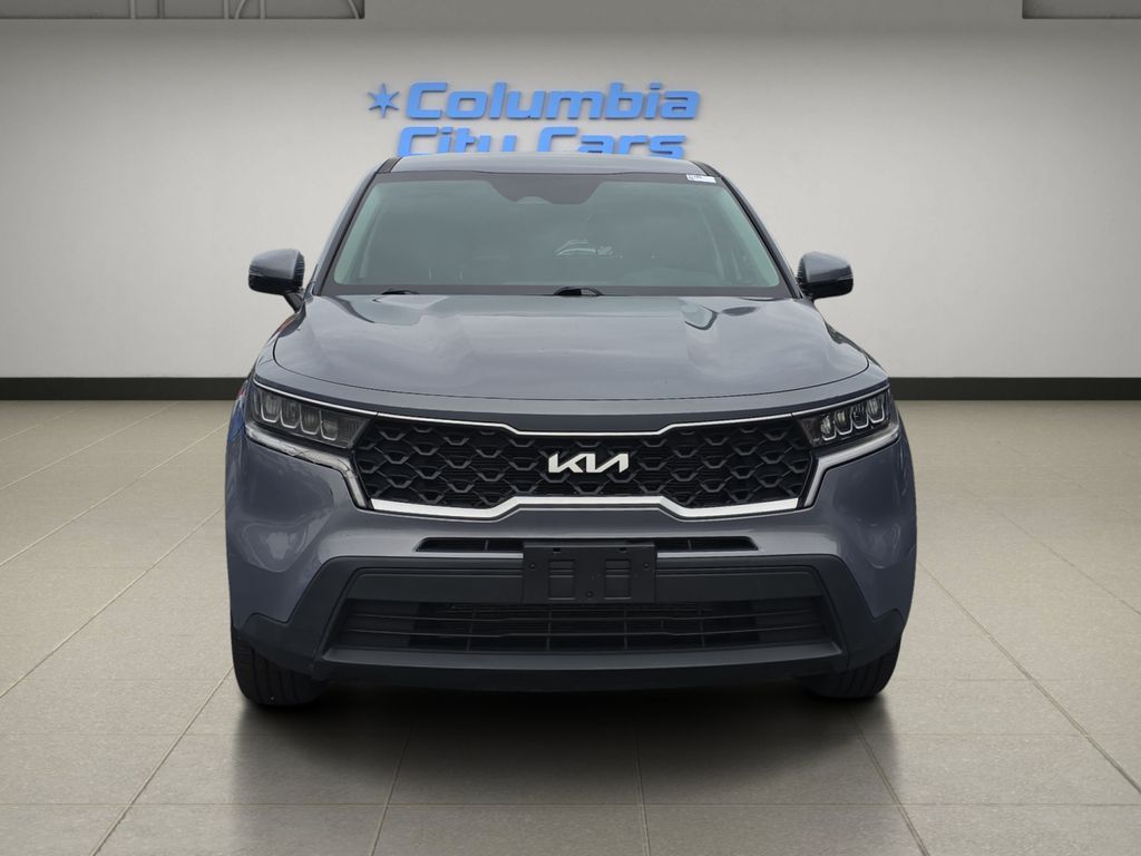 2023 Kia Sorento LX Image 2 of 22