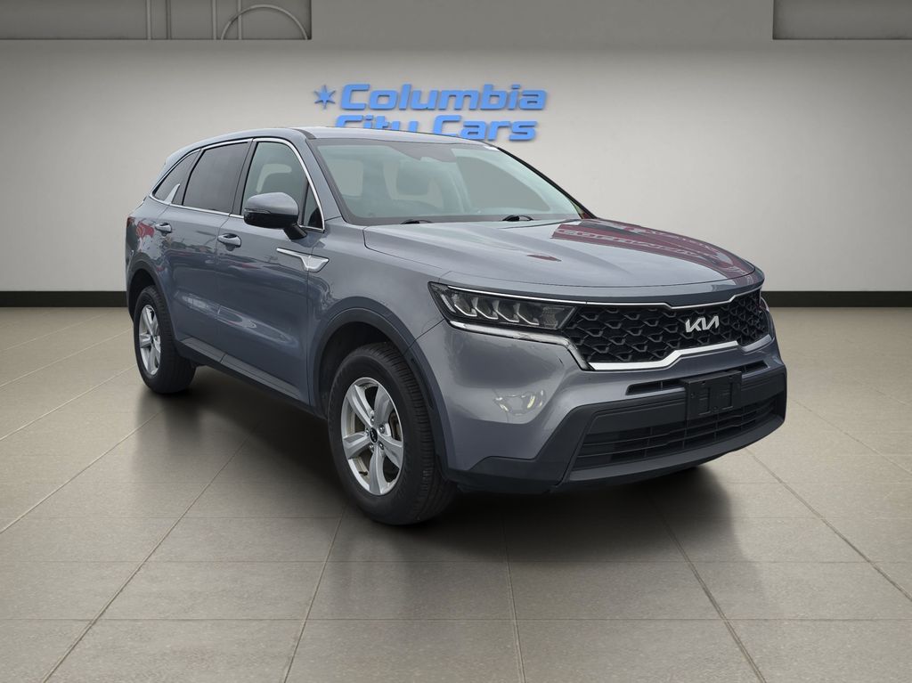 2023 Kia Sorento LX Image 3 of 22