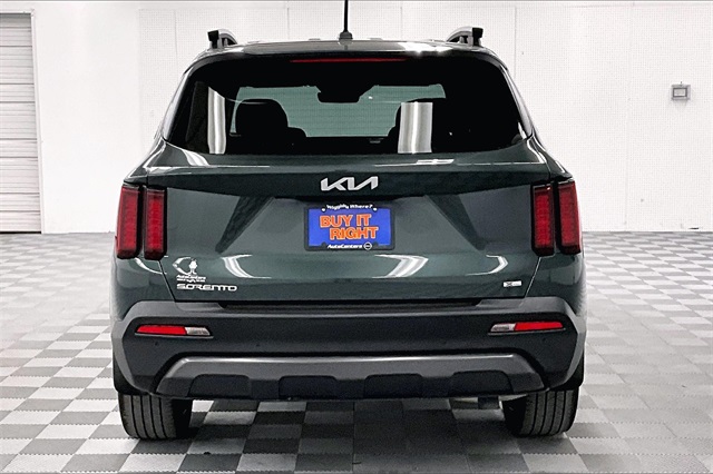 Vehicle image 6 of 39