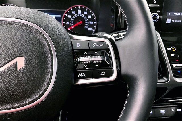 Vehicle image 25 of 39