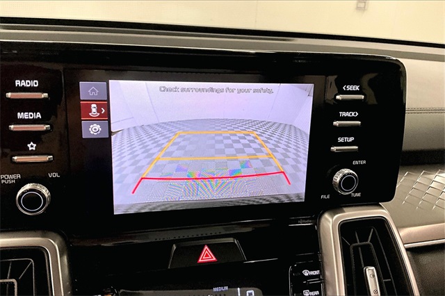 Vehicle image 27 of 39