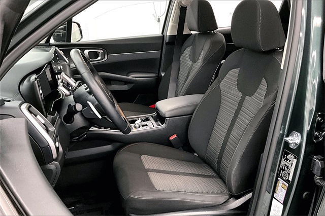 Vehicle image 21 of 39