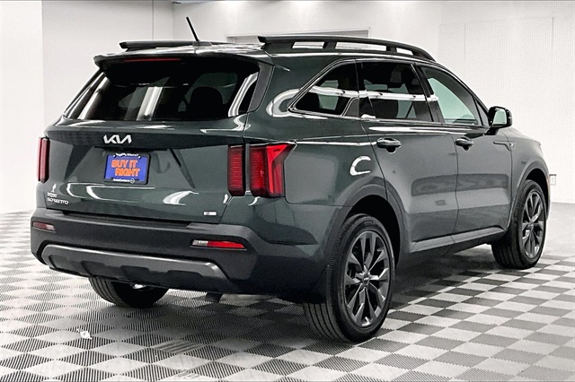 Vehicle image 4 of 39