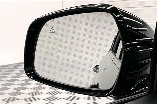 Vehicle image 35 of 39