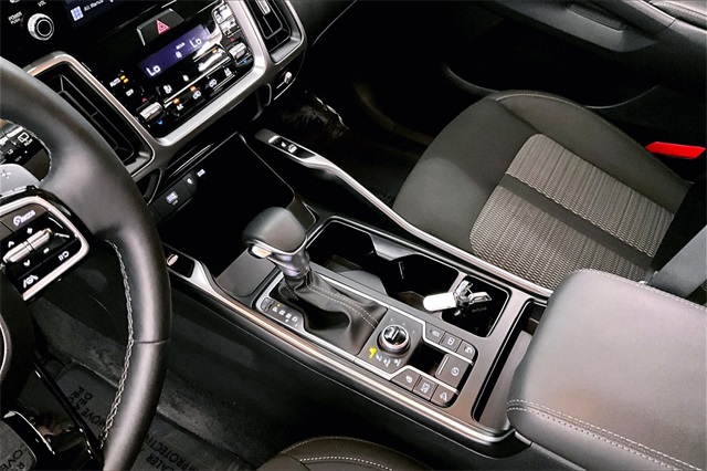 Vehicle image 14 of 39
