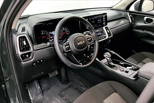 Vehicle image 13 of 39