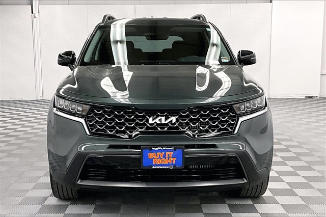 Vehicle image 2 of 39