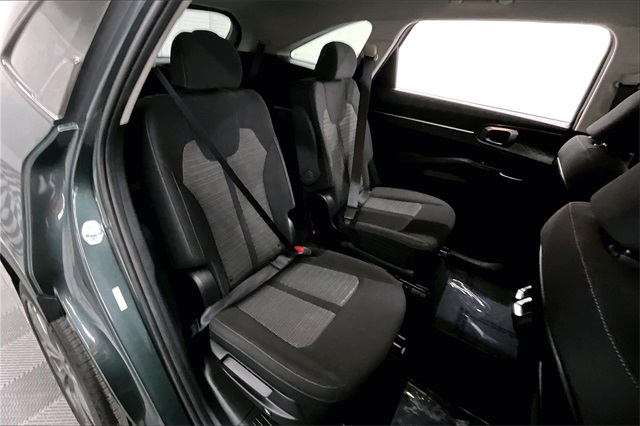 Vehicle image 23 of 39