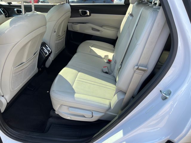 Vehicle image 15 of 32