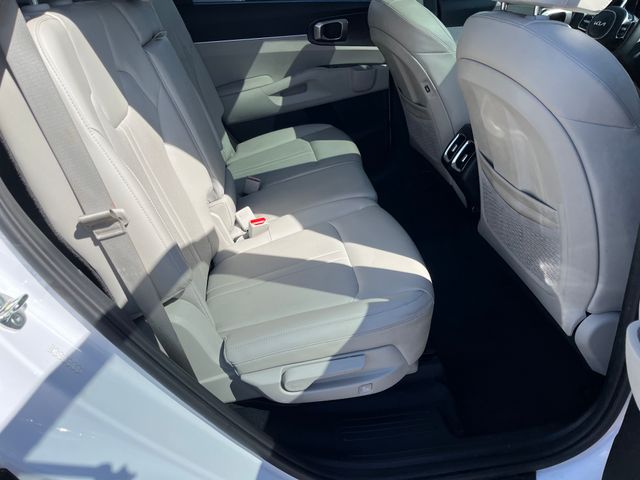 Vehicle image 18 of 32