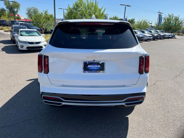 Vehicle image 6 of 32