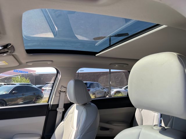 Vehicle image 13 of 32