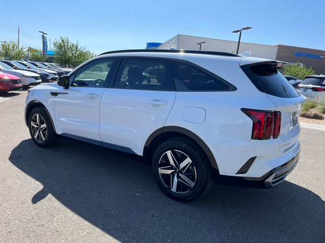 Vehicle image 8 of 32