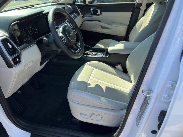 Vehicle image 11 of 32