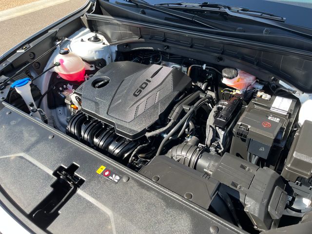 Vehicle image 23 of 32