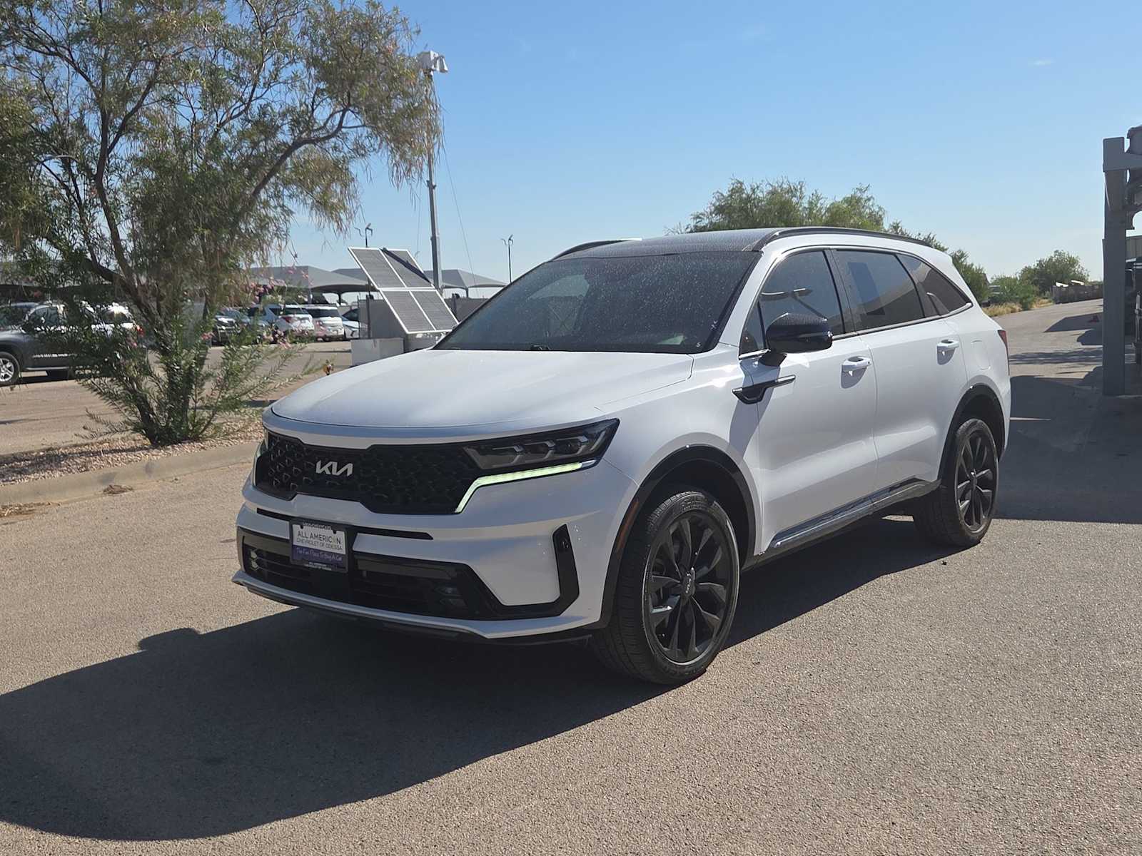 2023 Kia Sorento SX Image 2 of 25