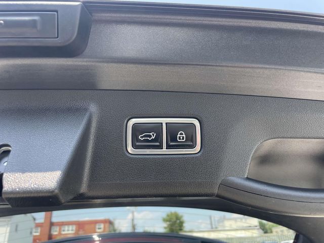 Vehicle image 13 of 39
