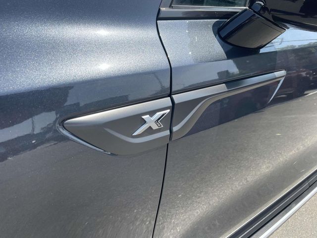 Vehicle image 17 of 39