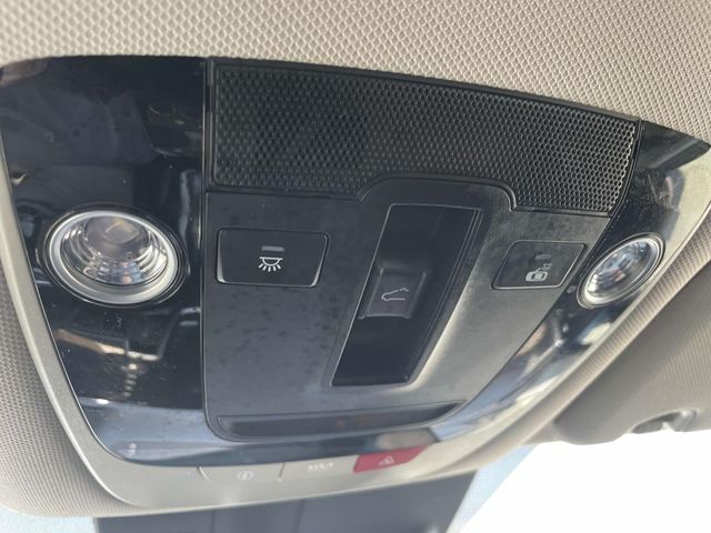 Vehicle image 32 of 39