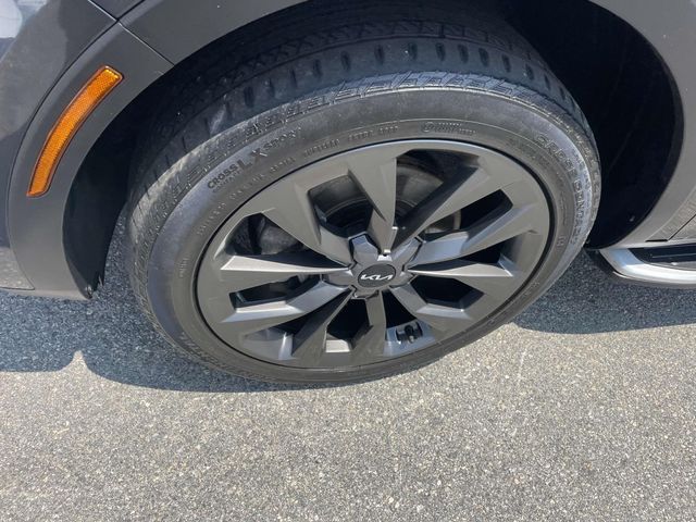 Vehicle image 16 of 39