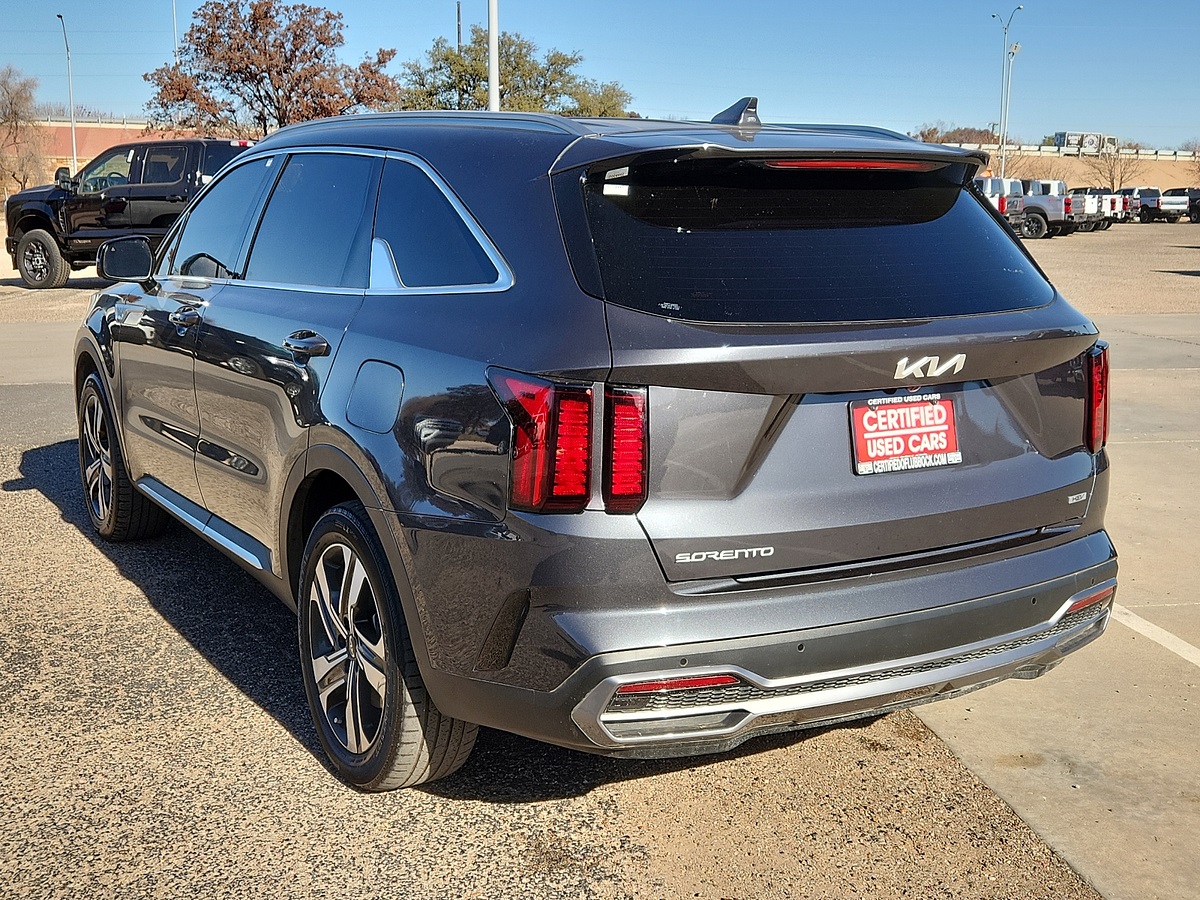 Vehicle image 4 of 12