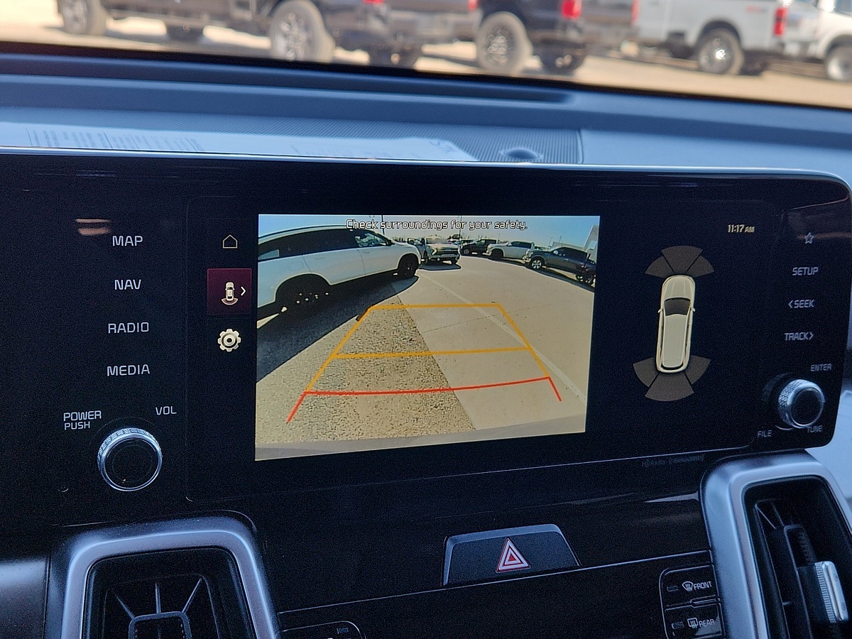 Vehicle image 8 of 12