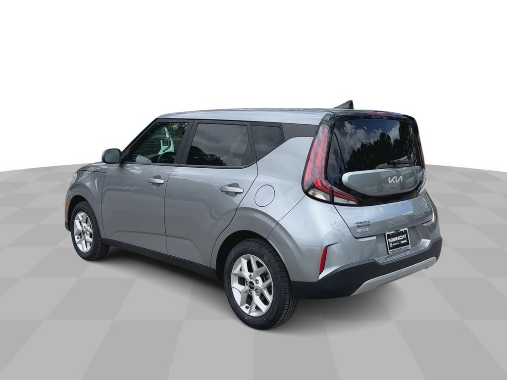 Vehicle image 8 of 34