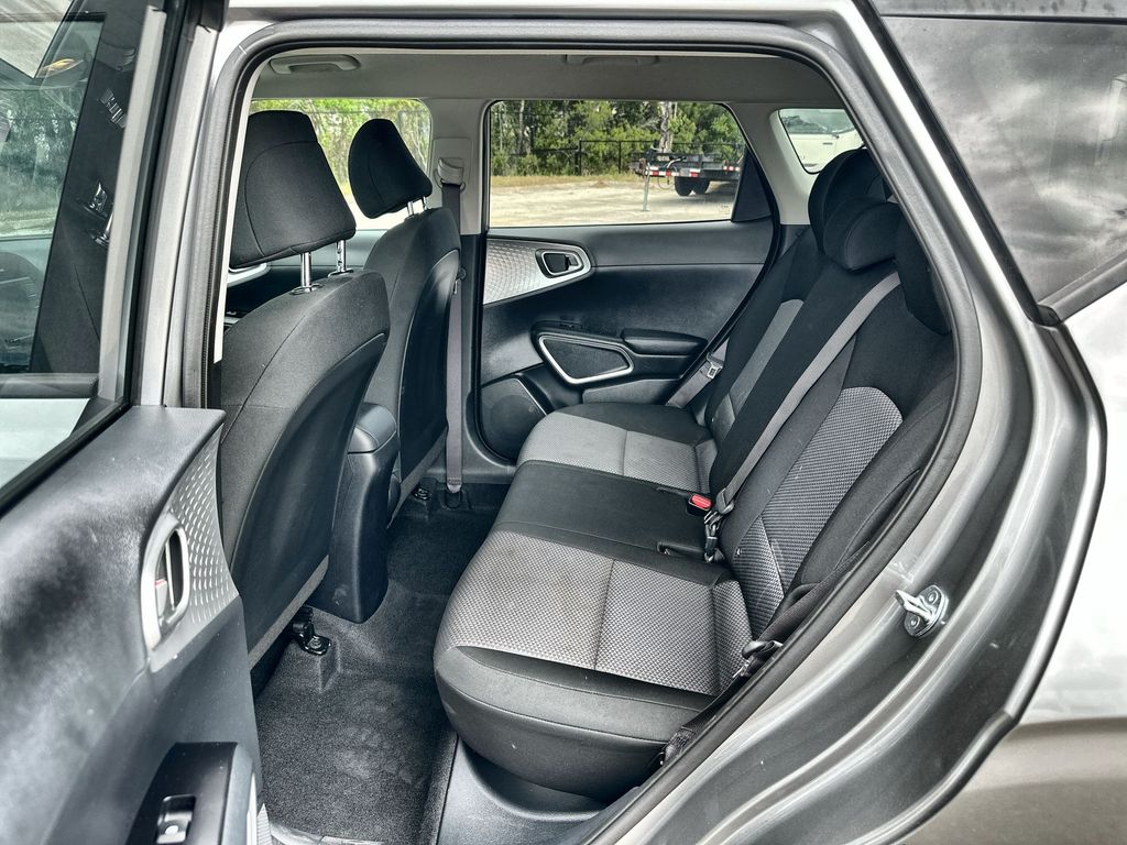 Vehicle image 24 of 34