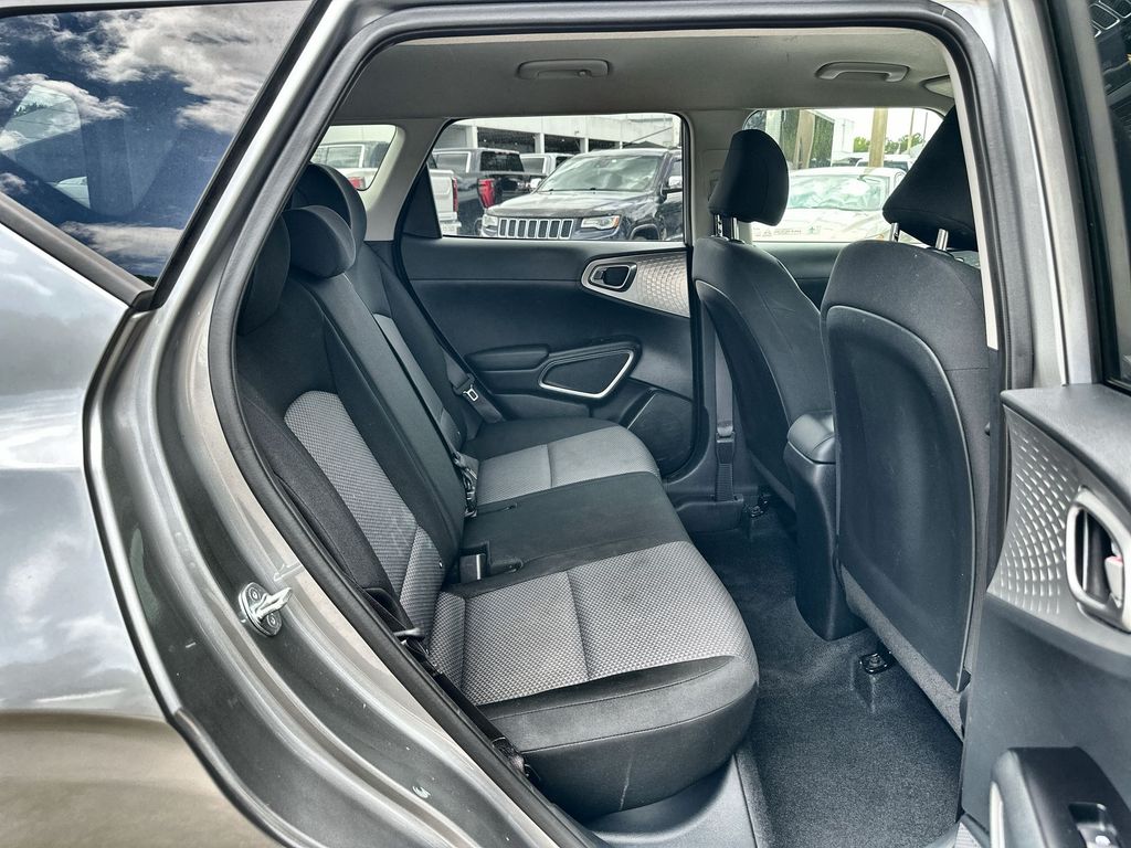 Vehicle image 26 of 34