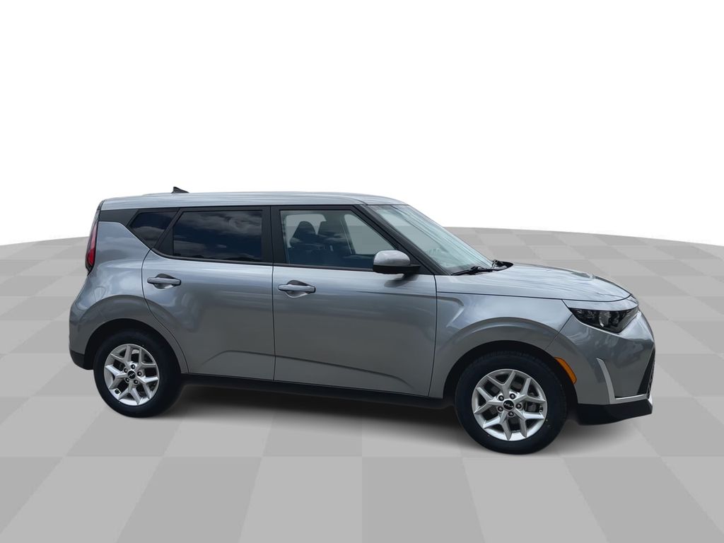 Vehicle image 4 of 34