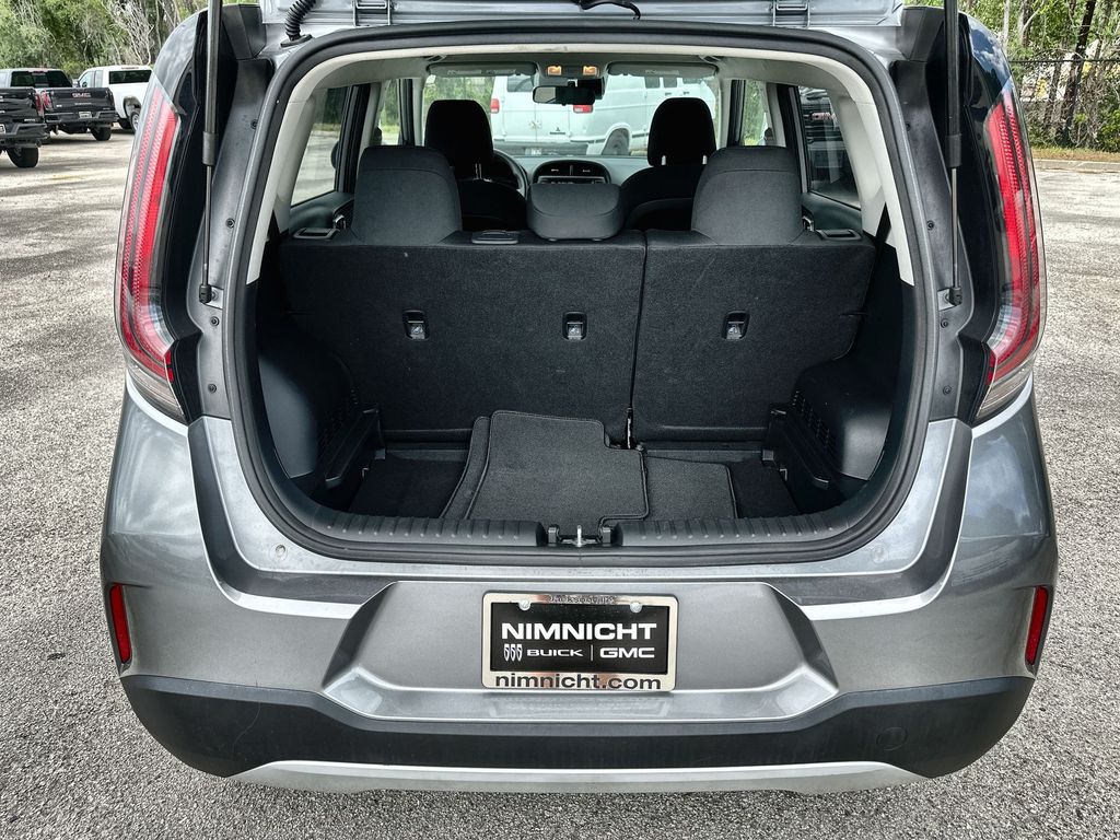 Vehicle image 25 of 34