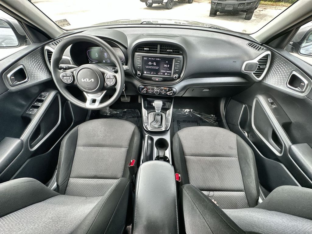 Vehicle image 19 of 34