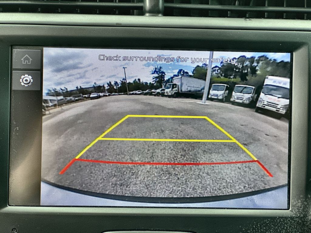 Vehicle image 14 of 34