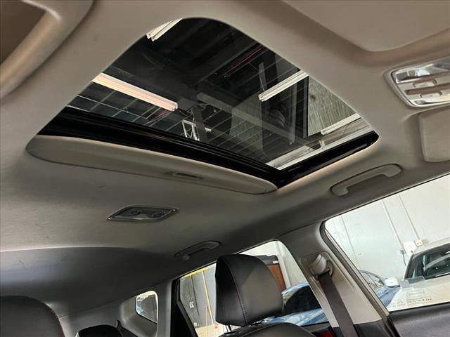 Vehicle image 23 of 25