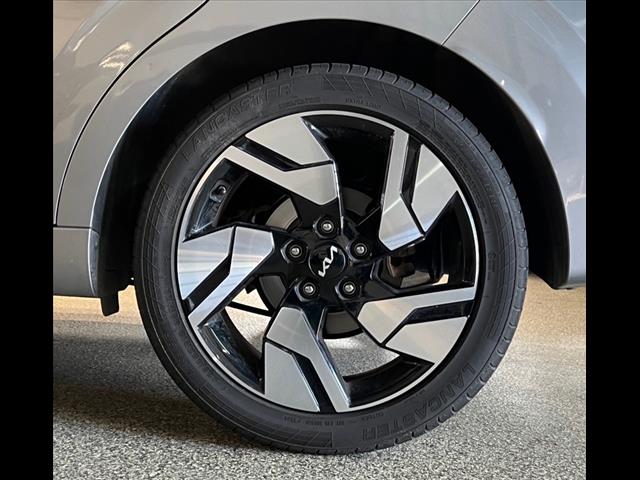 Vehicle image 25 of 25