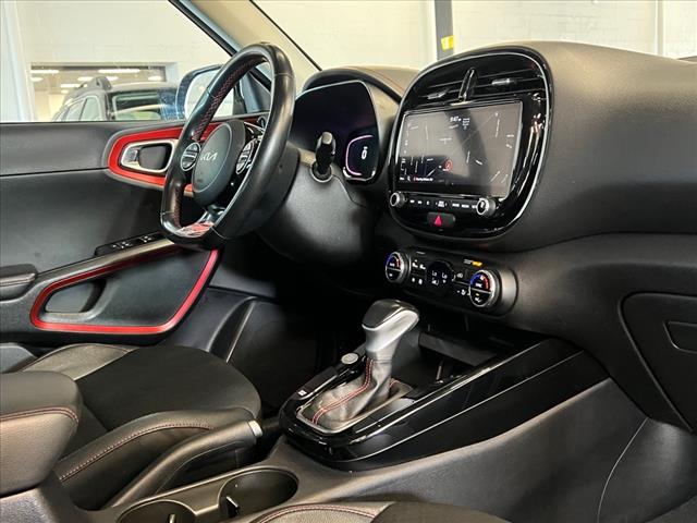 Vehicle image 24 of 25