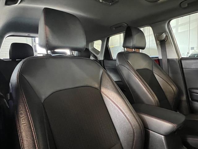 Vehicle image 22 of 25
