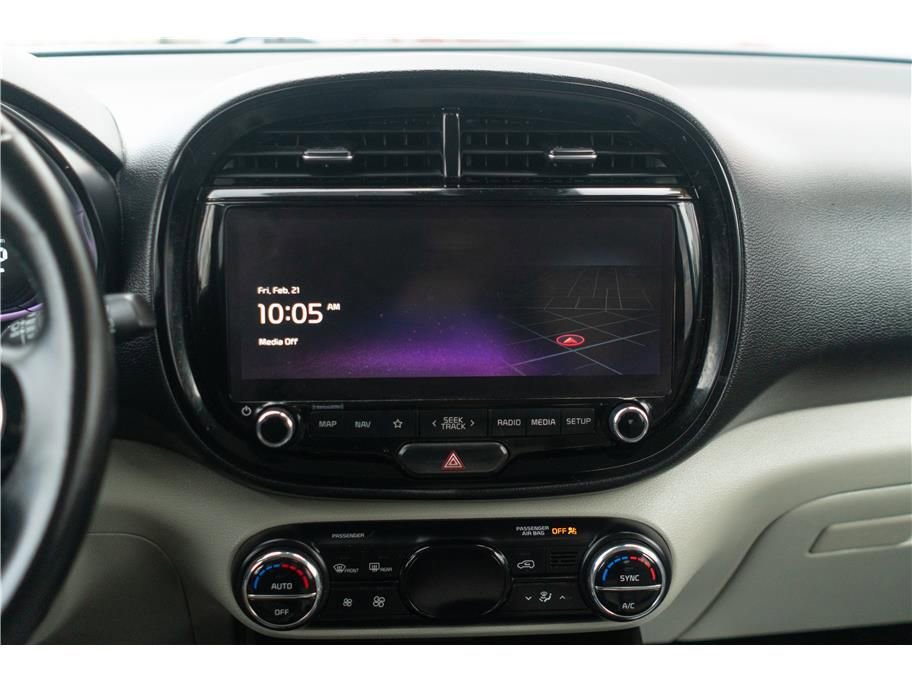 Vehicle image 15 of 40